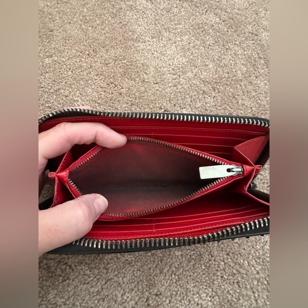 Christian Louboutin 5 metal zippy wallet - Picture 5 of 9